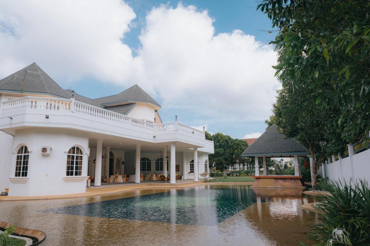The Kahaani Hotel Ayer Keroh Exterior photo